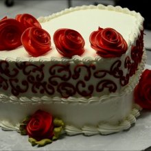 کیک قلبی عاشقانه