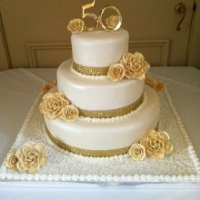 کیک جشن ازدواج تم طلایی